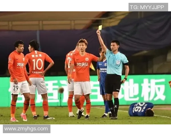 重庆篮球队状态引发热议球迷对球队表现褒贬不一